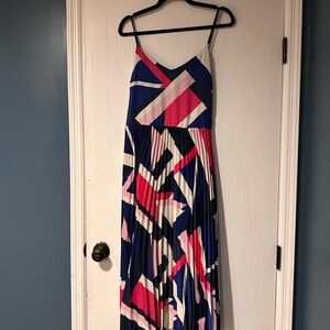 Boutique Geometric Print Pleated Midi Dress